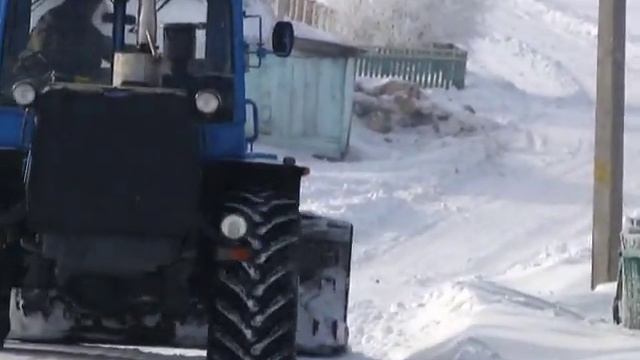Tractor T-150K-09 Clearing The Roads Of Snow /// Трактор Т-150К-09 расчистка дорог от снега