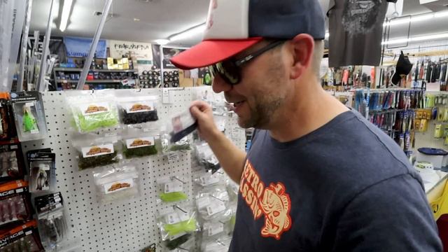 Lure hunting at PHOENIX FISHING SUPPLY tackle shop (WALK THRU) смотреть онлайн