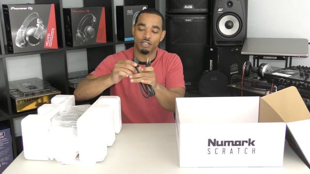 Numark Scratch: Serato DJ Mixer Unboxing смотреть онлайн