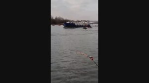 #184 Порыбалили! Рыбаки под танкером.