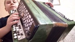 Песня "ВЫЙДУ НА УЛИЦУ" на баяне (без нот)