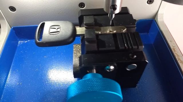 MAQUINA A4 GENERICA смотреть онлайн