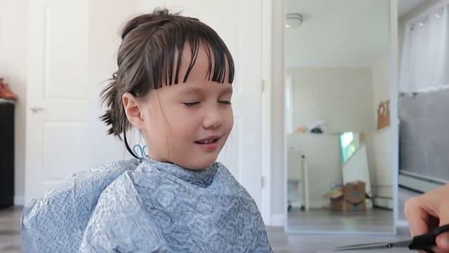 SAVE MONEY by Cutting Your Kids Bangs! смотреть онлайн