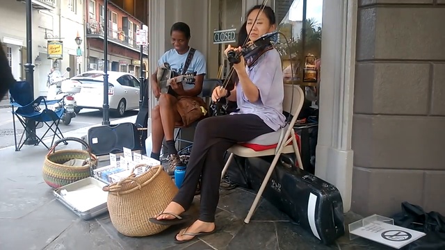 УЛИЧНАЯ СКРИПАЧКА И ГИТАРИСТКА ► Careless Whisper - George Michael VIOLON & GUITAR COVER