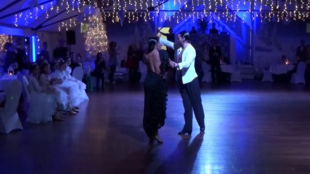 Nino Langella & Anna Melnikova Atrium Köln 12.12.2015 X-MAS Rumba смотреть онлайн