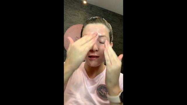 Elemis Superfood facial wash by Heinis beautique смотреть онлайн