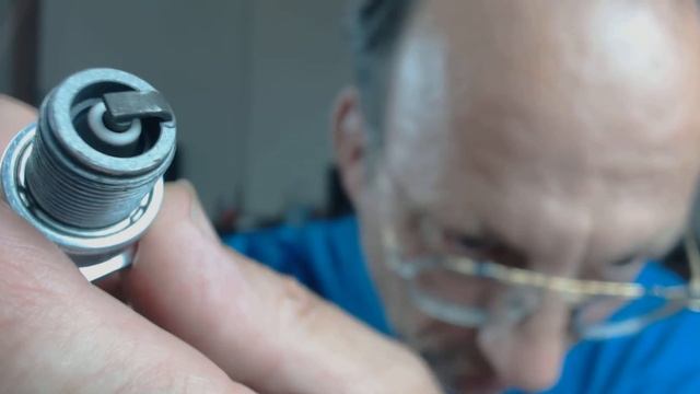NGK Cleaned spark plug - cleaned by NGK technicians смотреть онлайн