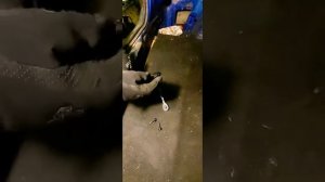Ремонт замка крышки багажника на логан