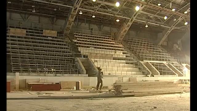 В Рыбинске продолжается капитальный ремонт СК "Полёт" смотреть онлайн