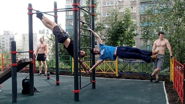 Human Flag смотреть онлайн