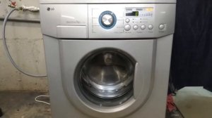 Почему стиральная машинка шумит при стирке?