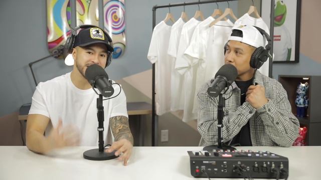 FINDING THE BEST WHITE TEE OUT THERE! смотреть онлайн