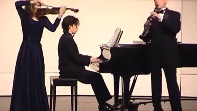 Pyotr Ilyich Tchaikovsky "Does the Day Reign?" ("День ли царит?") for Violin, Clarinet and Piano смотреть онлайн