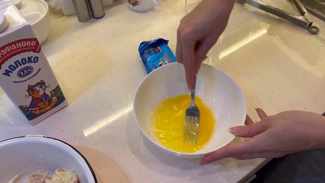 Омлет с колбасой и сыром смотреть онлайн