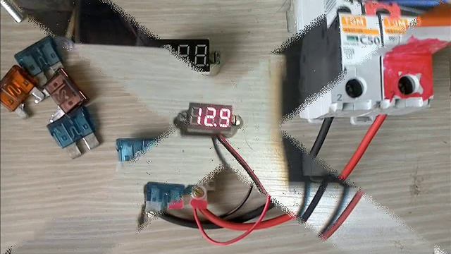 Предохранители в домашней электростанции. The fuses in the home power. смотреть онлайн