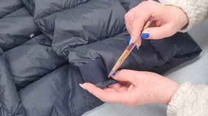 Как зашить дырку на пуховике, если прожгли сигаретой.