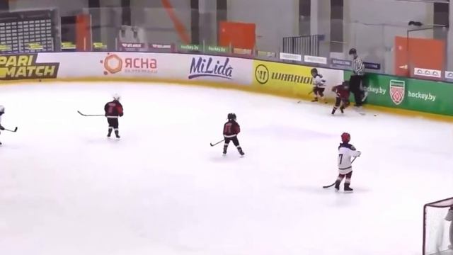 Сдюшор по хоккею им. Руслана Салея 2014 г.р. Турнир в г. Лида 02.04.2022 смотреть онлайн