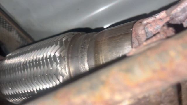Volvo S60 P2 Exhaust Flex Pipe Repair DIY смотреть онлайн