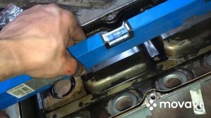 Замена прокладки клапанной крышки и сальников свечных колодцев MITSUBISHI GALANT 8