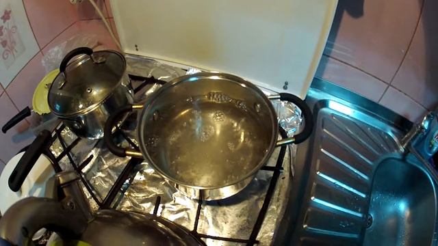 ЧТО СЛУЧИТСЯ ЕСЛИ БРОСИТЬ ЩЕПОТКУ СОЛИ В КИПЯЩУЮ ВОДУ ? смотреть онлайн