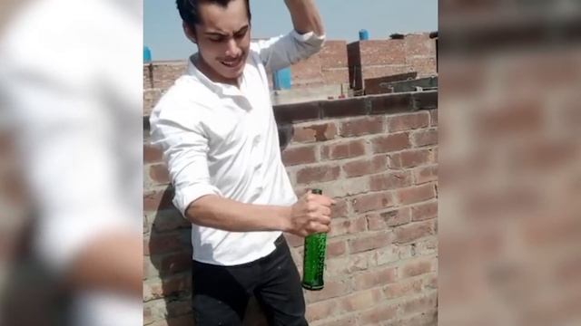 Let's see who's completed the bottle breaking challenge . By Master Jabir Bangash смотреть онлайн