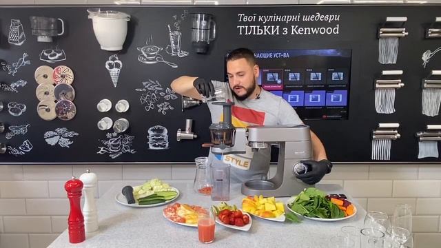 Обзор работы насадки Kenwood KAX720PL / Шнековая соковыжималка Часть 1. Овощные соки. смотреть онлайн