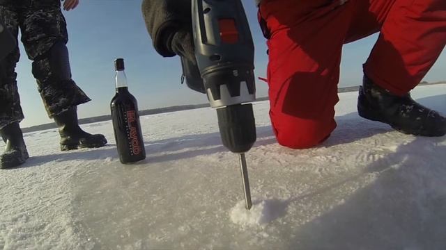 ЧУМОВОЕ ВИДЕО!!! Как задобрить Нептуна на Зимней Рыбалке! Выпъем-ка нефти со льда!!! 18+ смотреть онлайн