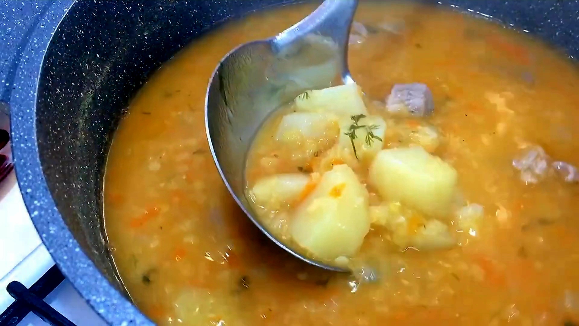 Суп чечевичный с картофелем и мясом смотреть онлайн