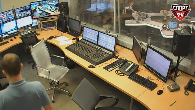 Актер Владимир Сычев в гостях у 100% Утра. 27.04.2017 смотреть онлайн