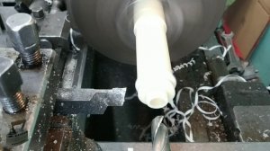 Токарка. Точим втулки из капролона.