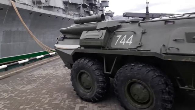 Крейсер и военная техника Новороссийска смотреть онлайн