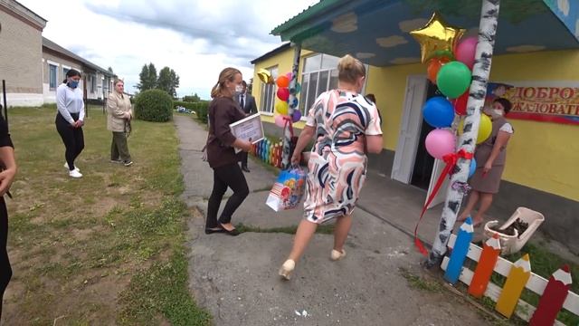 Открытие детского сада, Женя вышла на работу смотреть онлайн
