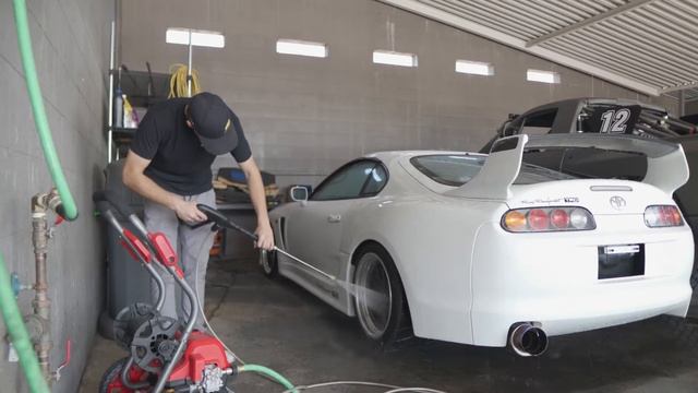 A Daily Life At The Hive (PICKING UP OUR R33 NISSAN SKYLINE GTR) смотреть онлайн