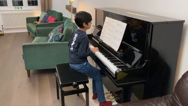 ABRSM Grade 1 Piano PASSED WITH DISTINCTION!! смотреть онлайн