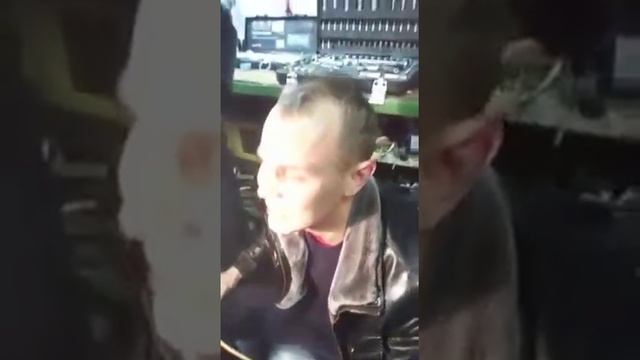 Шок!!! Удаление зуба в автомастерской. Ржака! смотреть онлайн