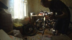 Устанавливаю вилку и смазываю подшипники.