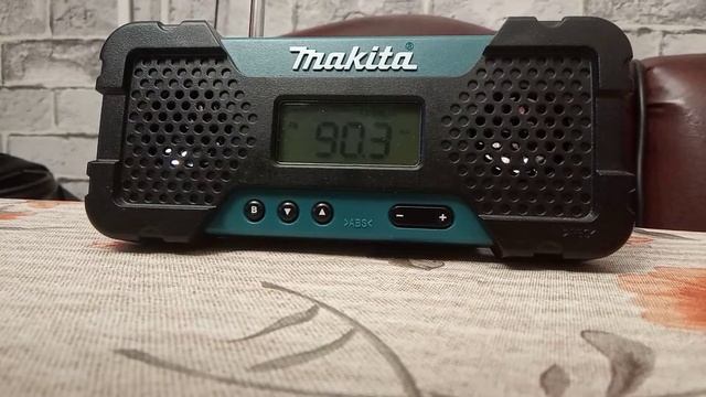Радиоприемник Makita MR051 смотреть онлайн