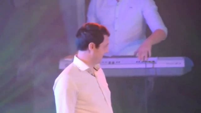 Фирдус Тямаев соблазняет женщин на своем концерте