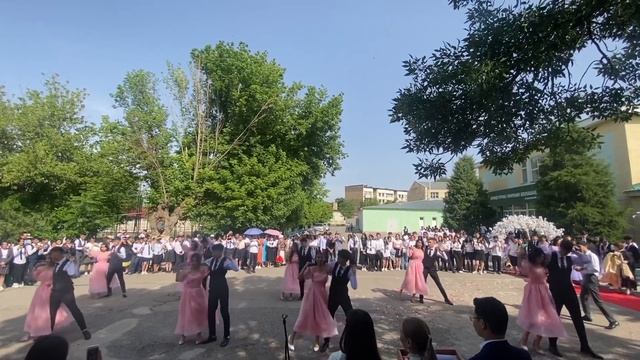 Выпускной вальс. смотреть онлайн