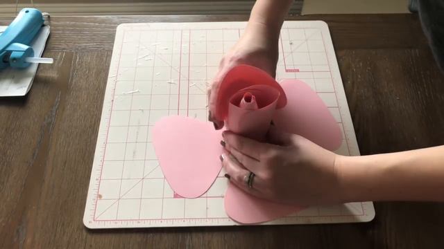 DIY Ann's Medium Paper Rose  (FREE TEMPLATE)