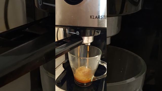 Кофеварка рожковая Klarstein BellaVita Espresso смотреть онлайн