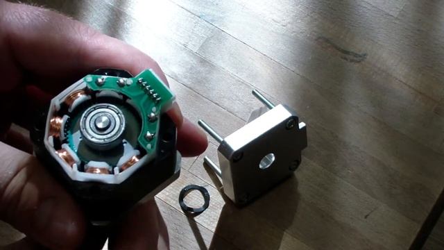 NEMA17 есть ли подшипники? - разборка шагового двигателя