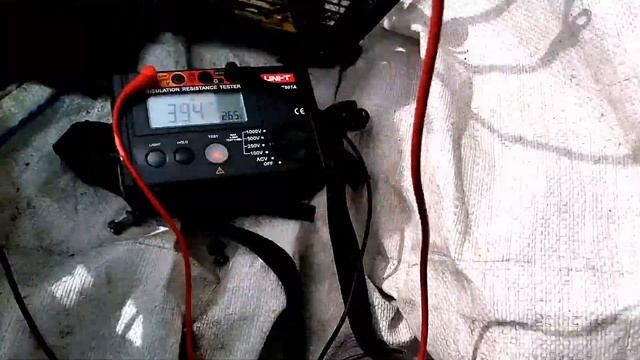 HOW TO USE MEGGER INSULATION TESTER or insulation resistance tester. /UNI T / ELECTROMECHANICAL смотреть онлайн