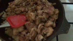 Вкуснейший плов из куриных бедер на сковороде!