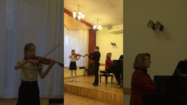 Mozart - Menuetto. Duet (Moцарт менуэт. Дуэт) смотреть онлайн