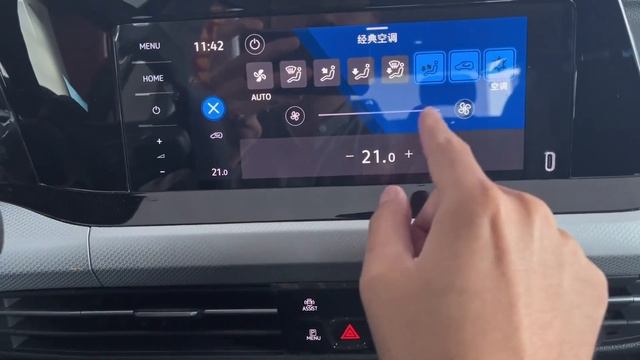 2022 Volkswagen Golf in-depth Walkaround смотреть онлайн