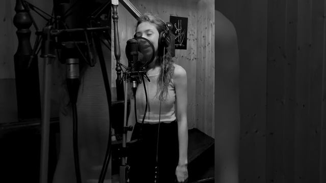 Varvara Revnyuk - "Thank You for the Music" from MAMMA MIA musical смотреть онлайн