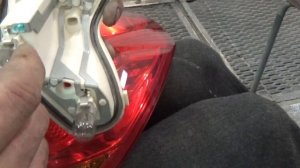 Как снять задние фонари и заменить все лампы. Opel Astra J.