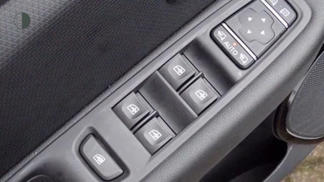 Renault Clio TCE 90pk Intens (CAMERA!!/R-link/Climate/16"velgen) смотреть онлайн