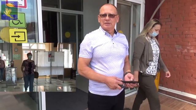 "Люди надежд на лучшее полны... Сегодня голосует каждый человек за основной закон своей страны" смотреть онлайн
